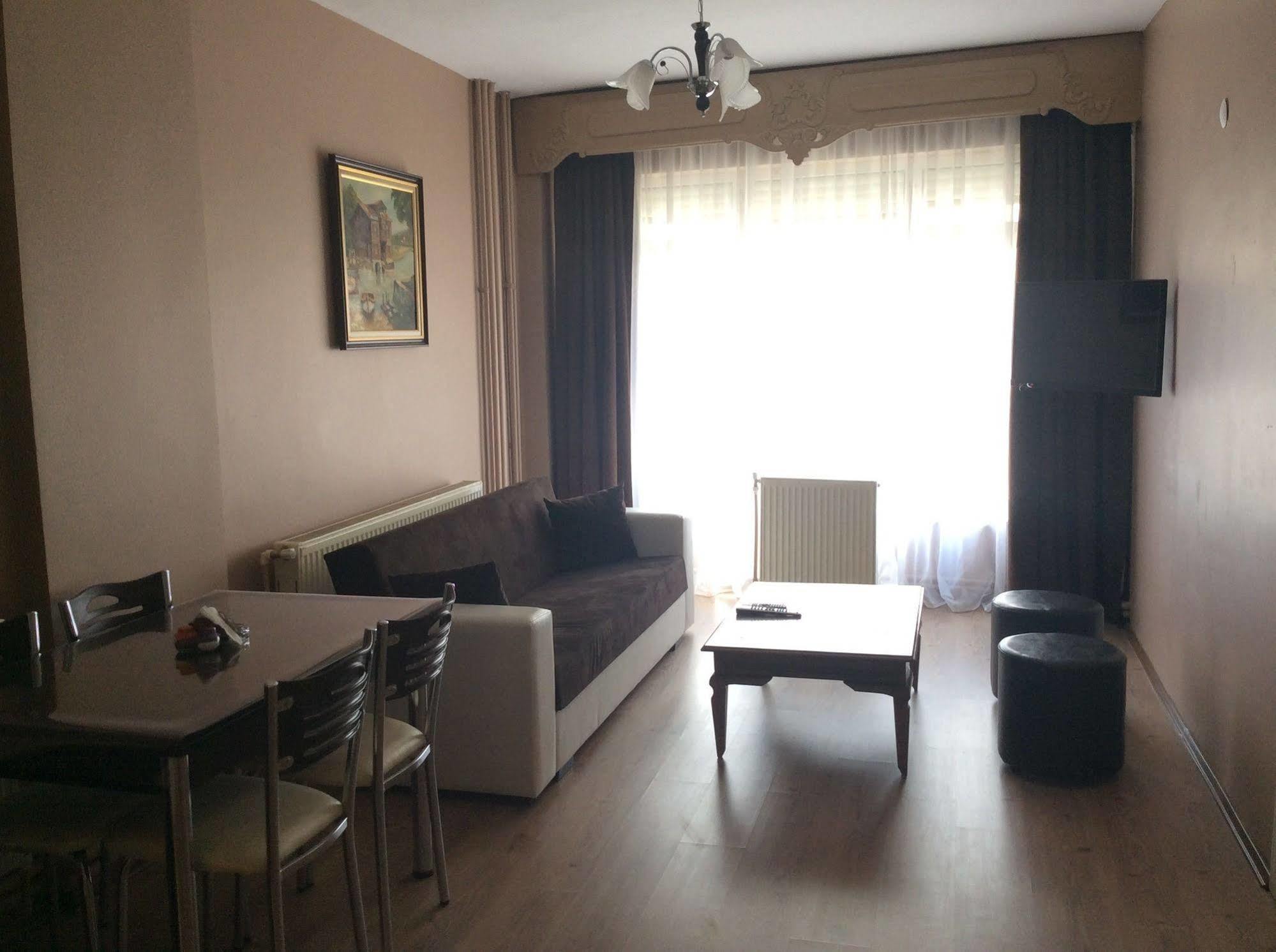 Elit Apartments And Suites คอร์ลู ภายนอก รูปภาพ
