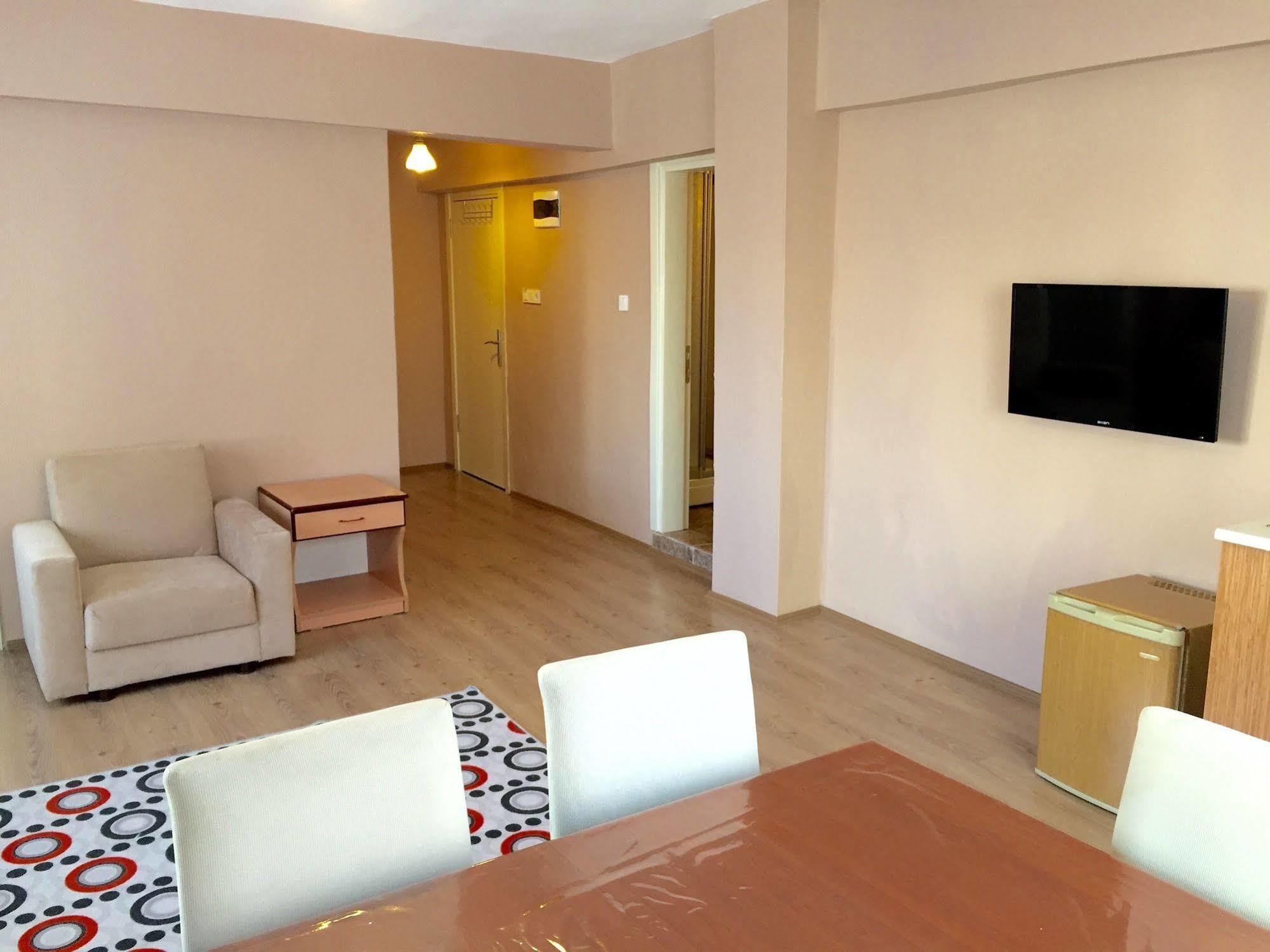 Elit Apartments And Suites คอร์ลู ภายนอก รูปภาพ